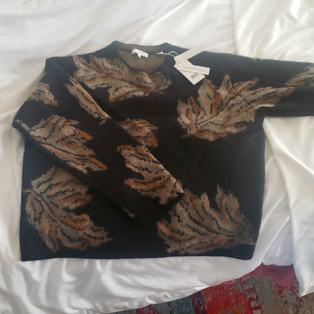 Beautiful Vince Xl Sweater.